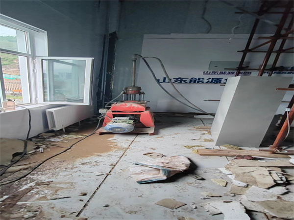 叉河镇地基基础下沉墙体裂缝加固注浆顶升施工